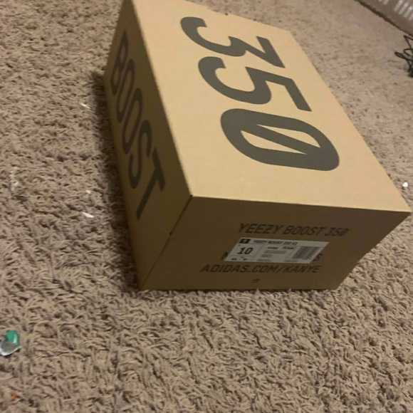 Yeezys static - Picture 3 of 7